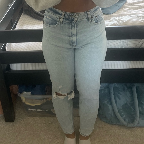 Denim - Abercrombie Mom High rise Curve love